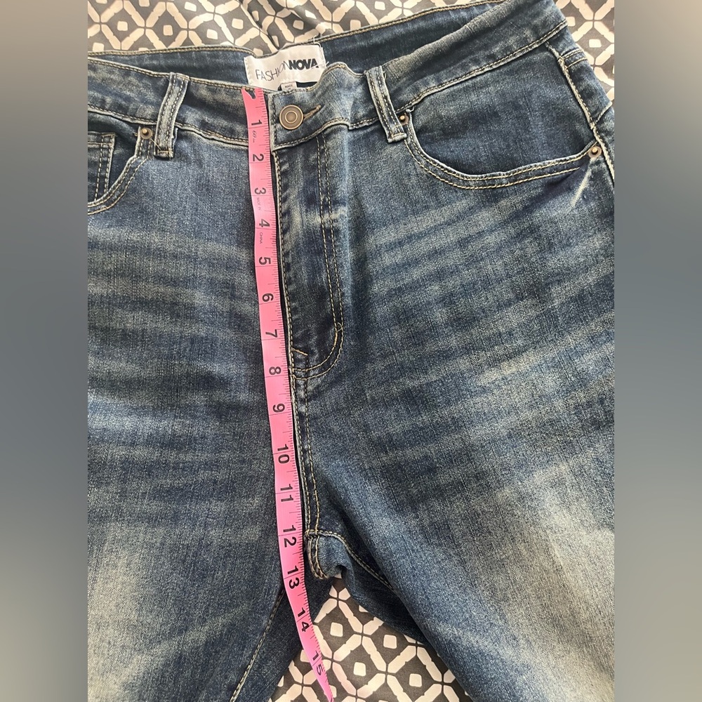 Women’s flare jeans - Picture 3 of 5